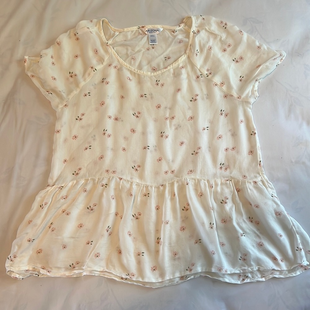 Arizona Jean Co floral babydoll blouse: perfect and light for summer! Size small
